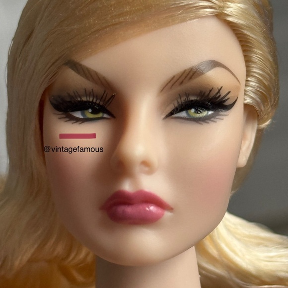 Integrity Toys Fashion Royalty Agnes von Weiss Gardenia Nude Doll Short Nails - Picture 8 of 15